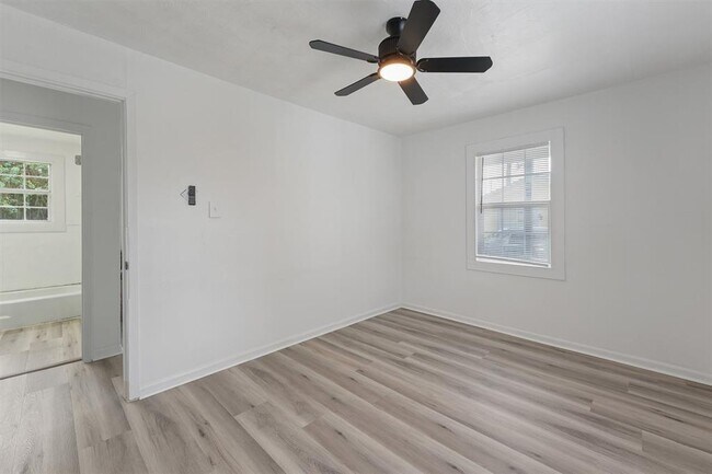 Foto del edificio - 8514 Spaulding St