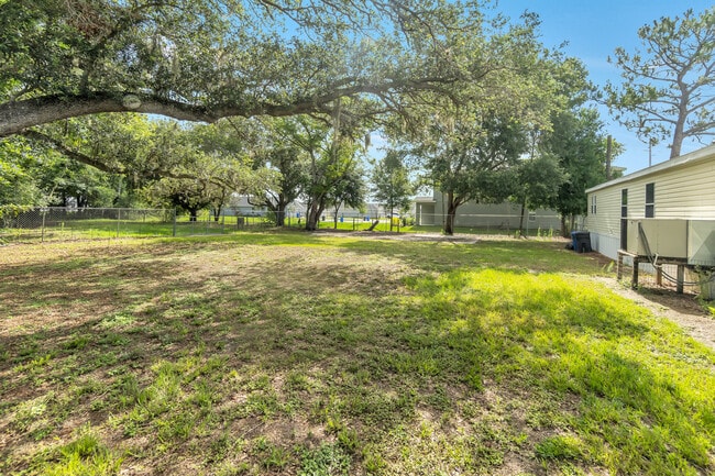 Building Photo - 11466 Rhodine Rd