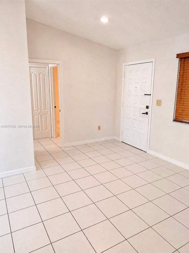 Building Photo - 2219 SW 137th Pl