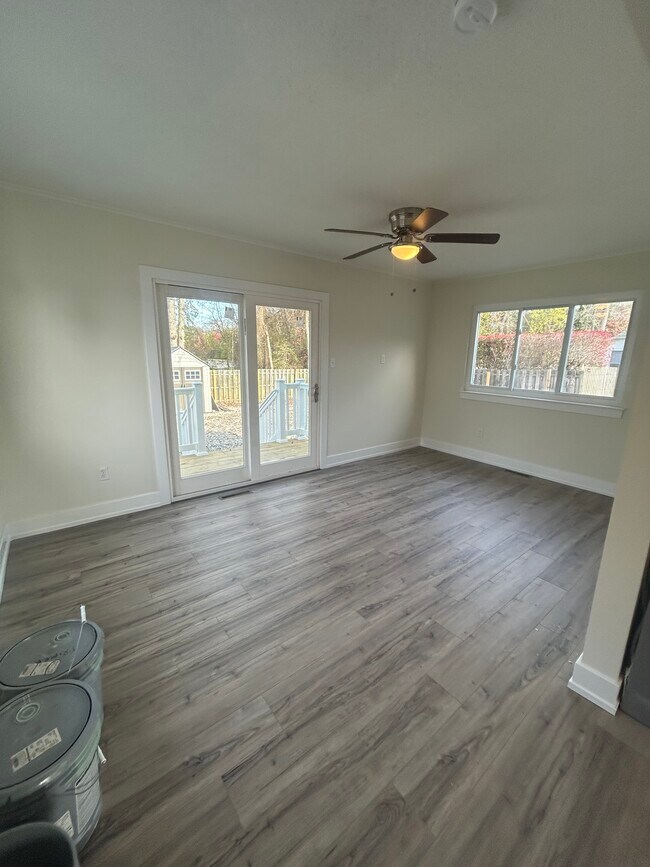 Foto del edificio - 820 Jane Dr