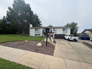 Building Photo - 960 E 1500 S