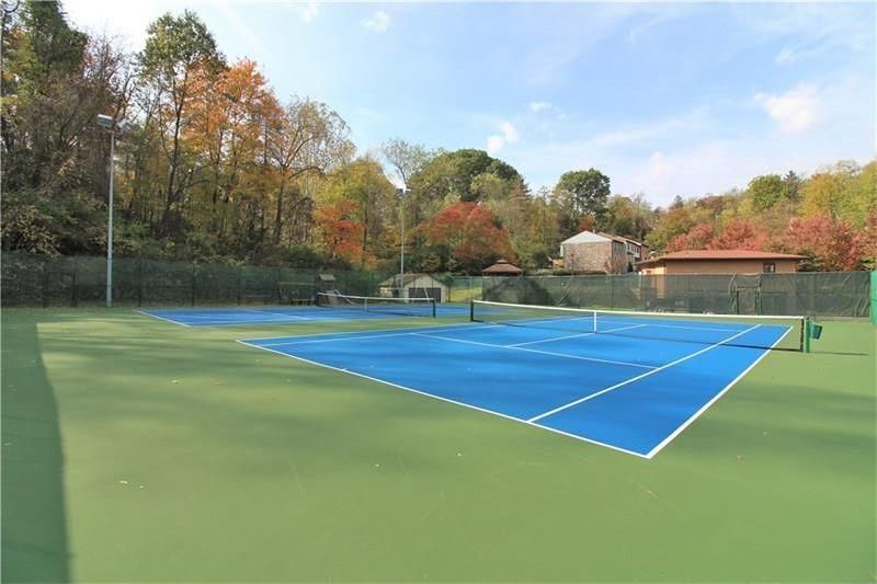 Tennis Courts access included - 501 Thorncliffe Dr