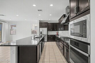 Building Photo - 1682 S Follett Way