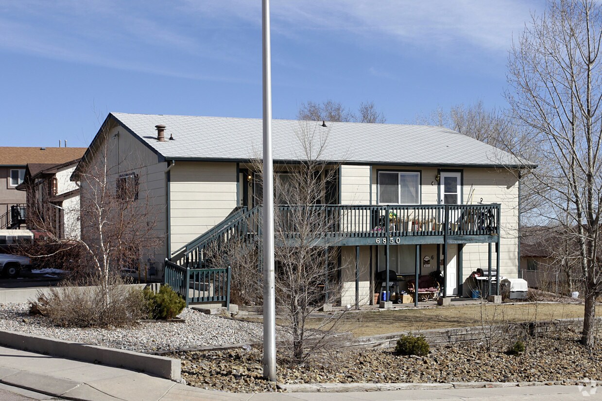 Building Photo - 6850 Western Pl