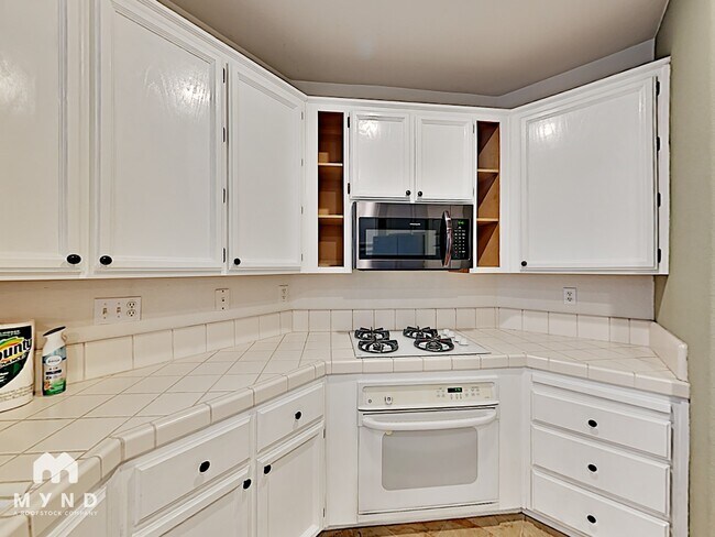 Foto del edificio - 133 Bridgeway Ct