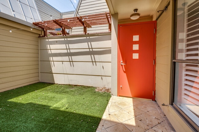 Photo - 3935 Buena Vista St Townhome