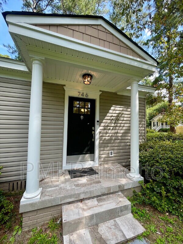 Foto del edificio - 746 Deerwood St