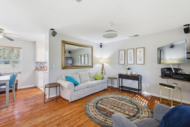 Foto del edificio - Charming 3 Bedroom Home in Mount Dora – Available Now!