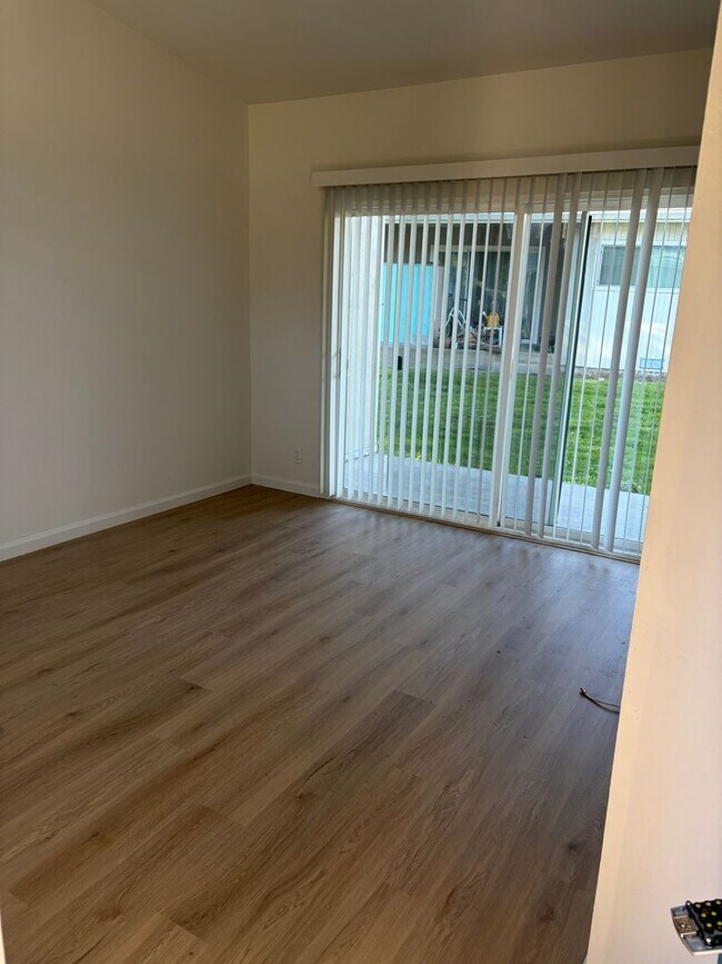 Foto del edificio - Capitola, 1bd. 1ba. single level apartment in great location near Capitola Village.