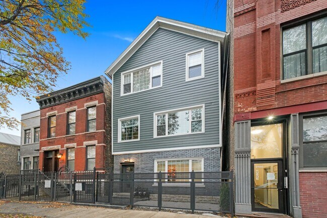 Building Photo - 2102 W Huron St