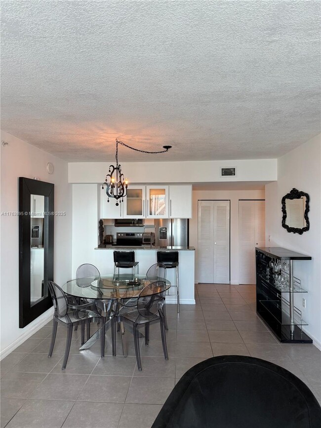Foto del edificio - 275 NE 18th St