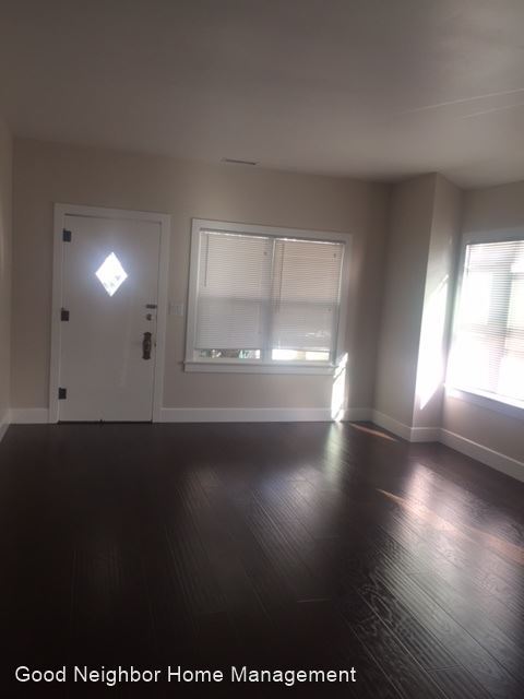 Building Photo - 3 br, 1 bath House - 4574 1/2 PARK BLVD