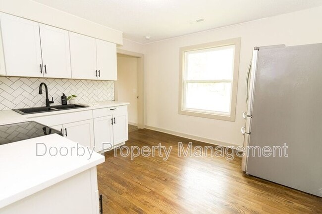 Building Photo - 804 Grandview Ave