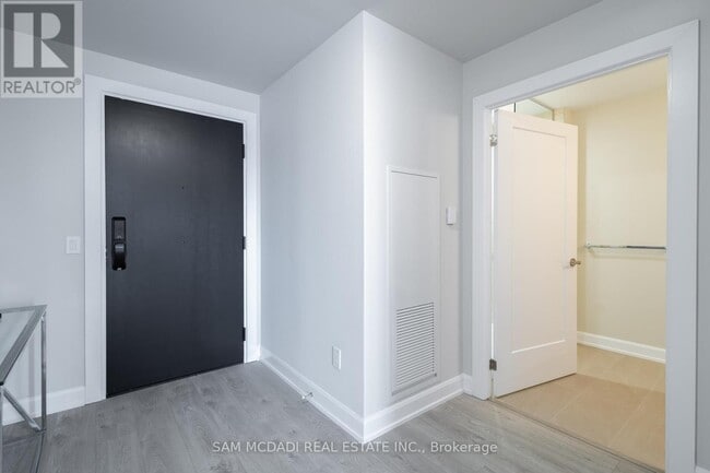 Building Photo - 3220 William Coltson Ave