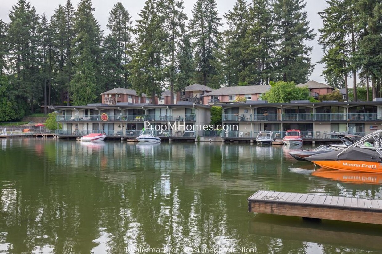 Foto principal - Gorgeous One Bedroom Lakeside Condo in Lak...