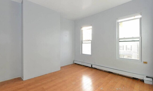Foto del edificio - 382 Rockaway Pkwy