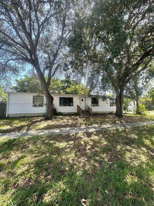 Primary Photo - 10521 S 228th Ln