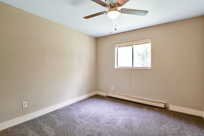 Building Photo - 649 Swenson Ave