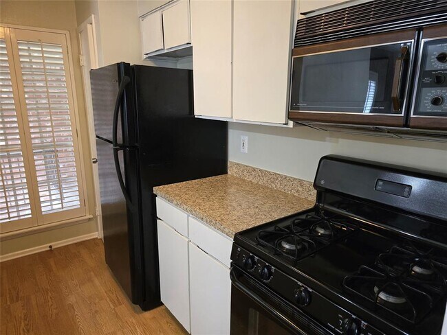 Building Photo - 7920 Rockwood Ln
