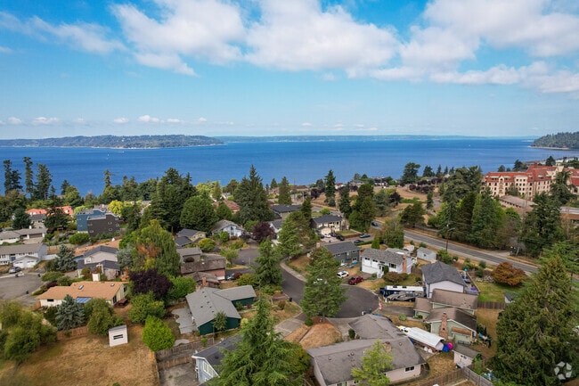 Overlook Puget Sound in Des Moines.