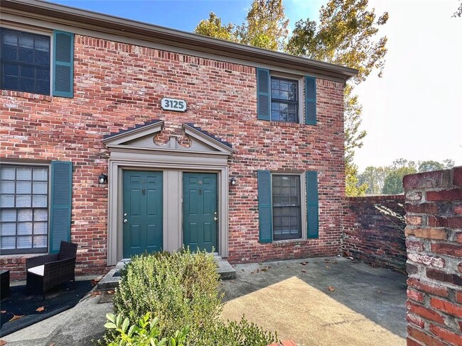 Building Photo - 3125 Colonial Way