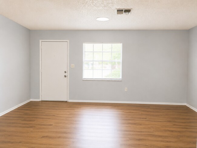 Building Photo - 1273 Sylvia Ave