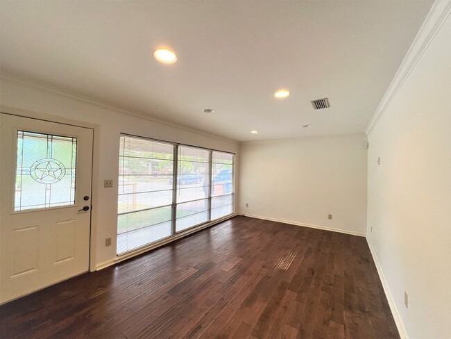 Foto del edificio - Quaint 2-bedroom Duplex in Rosedale