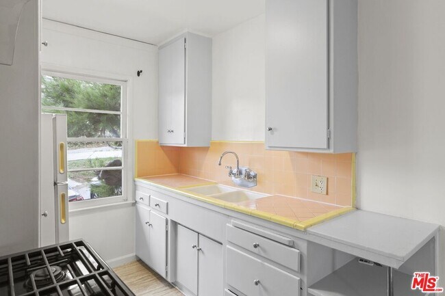 Building Photo - 3712 S Centinela Ave