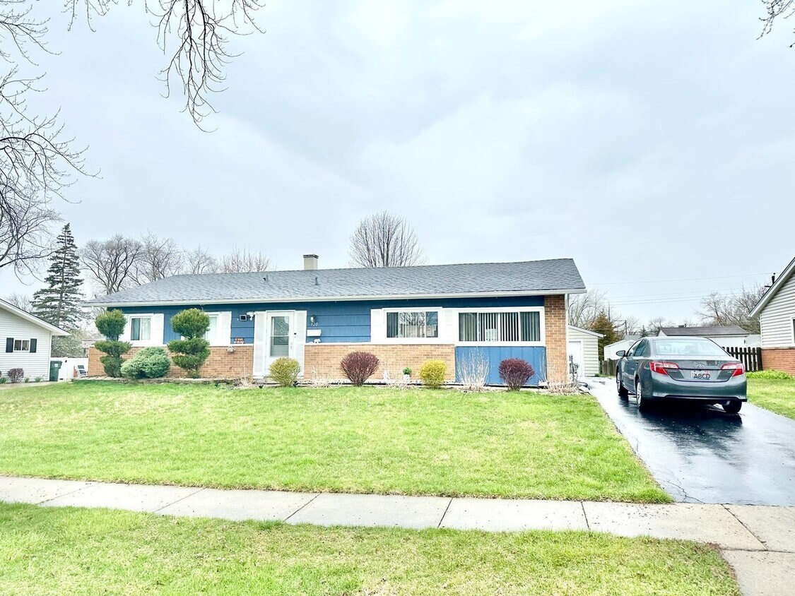 Primary Photo - 920 Morton St