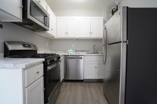 Foto del edificio - 368 Riverway