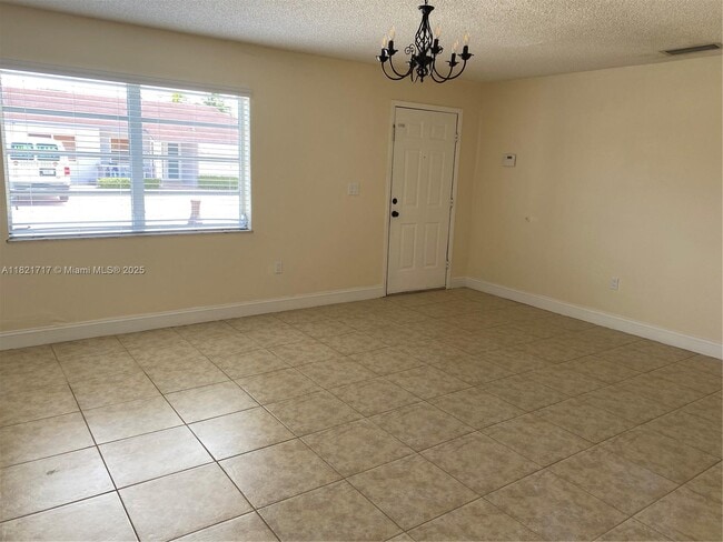 Building Photo - 545 W 79th Pl