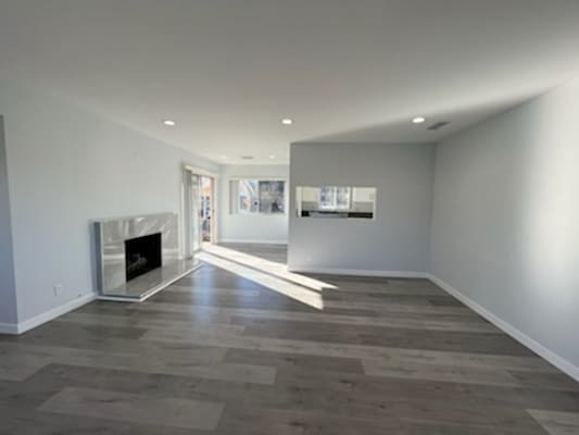 Building Photo - 10214 McClemont Ave