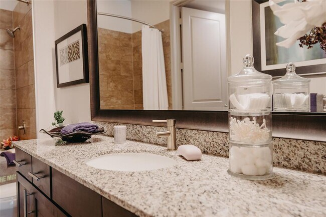 Foto del edificio - 1301 Richmond Ave.