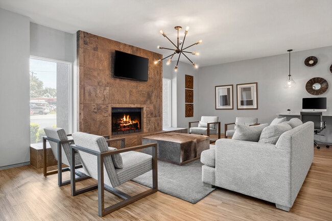 C242740_WimbeldonOaks_Clubhouse2_02-2 - Wimbledon Oaks