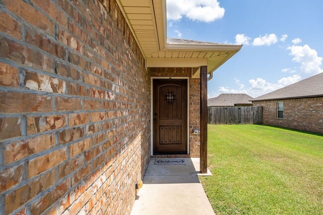 Building Photo - 1118 Springhill Rd