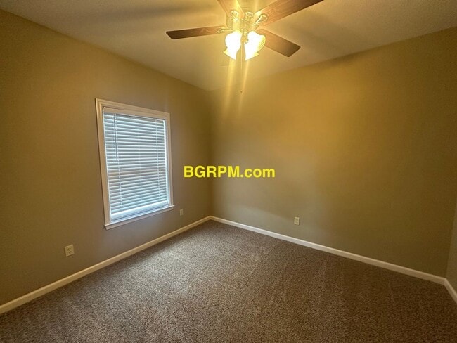 Foto del edificio - 4 BD 2 BA
