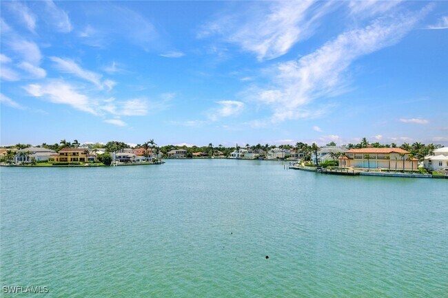 Foto del edificio - 3200 Gulf Shore Blvd N