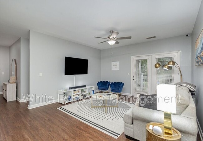 Building Photo - 17135 Red Feather Dr