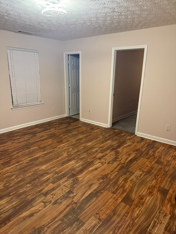 Building Photo - 902 Amber Trail