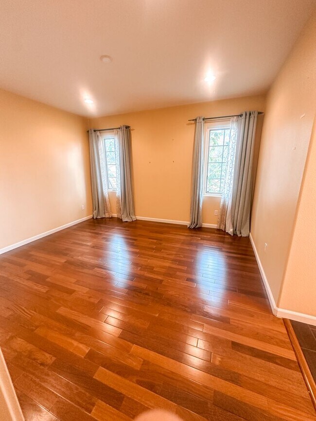 Building Photo - Gorgeous Home in San Ramon Available Now!