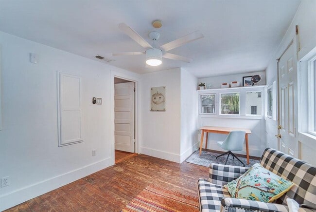 Building Photo - 501 W 41st St