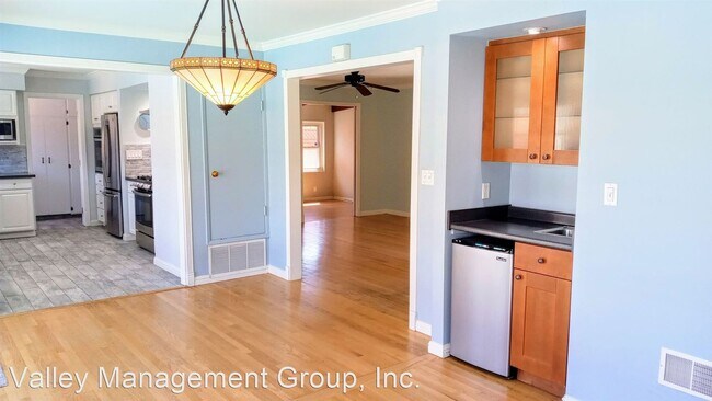 Building Photo - 3 br, 2.5 bath House - 1577 Shaw Dr