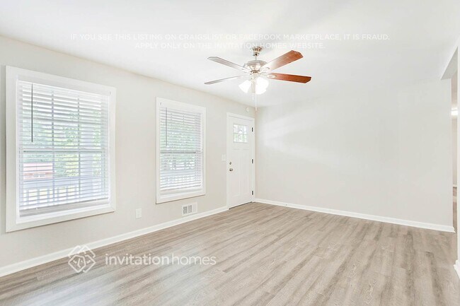 Building Photo - 6115 Marilla St