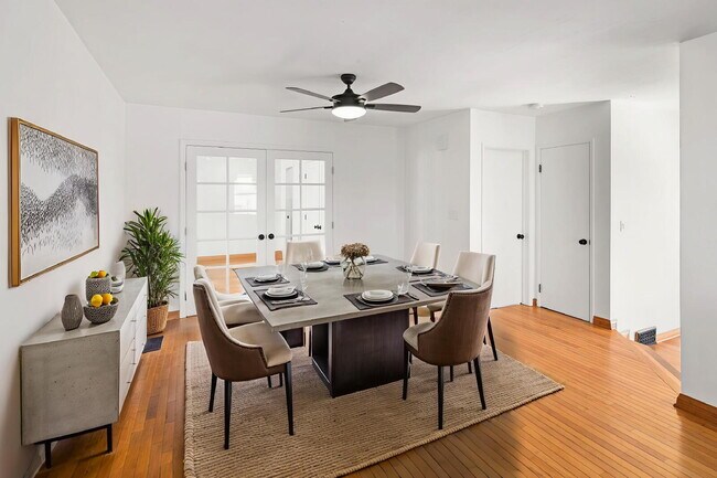 Foto del edificio - "Charming Coastal Retreat: 3-Bedroom Sanctuary on Agate Street, San Diego"