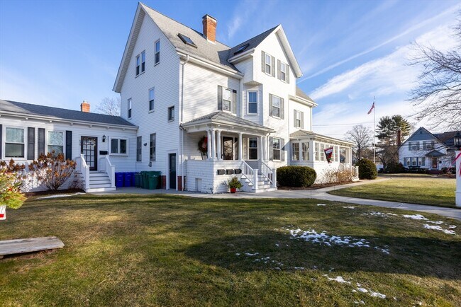 Foto del edificio - 430 N Main St