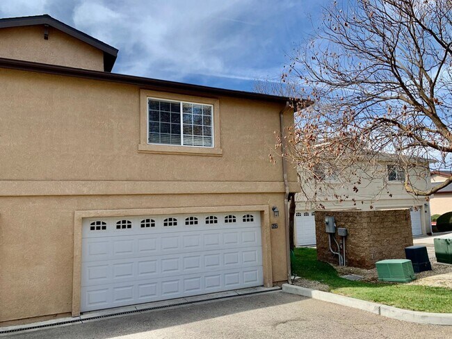 Building Photo - 3 br, 2.5 bath House - 837 Marlbank Pl