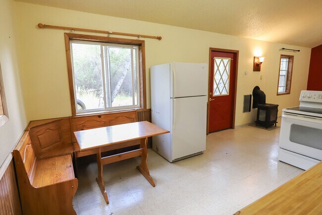 Building Photo - 22 Loucks St
