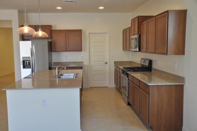 Building Photo - Practically Brand New Energy Efficient Queen Creek Home