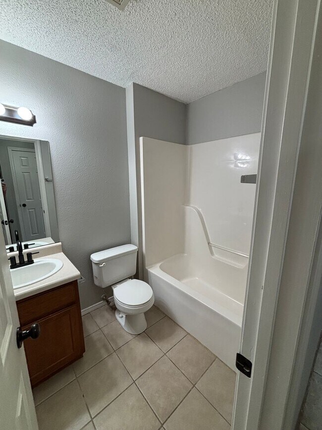 Foto del edificio - 3409 SW Victoria Pl