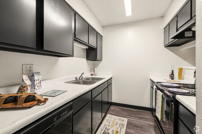 2 habitaciones, 1 baño - 835 pies cuadrados - Cocina - Ranch at 1856 Apartments